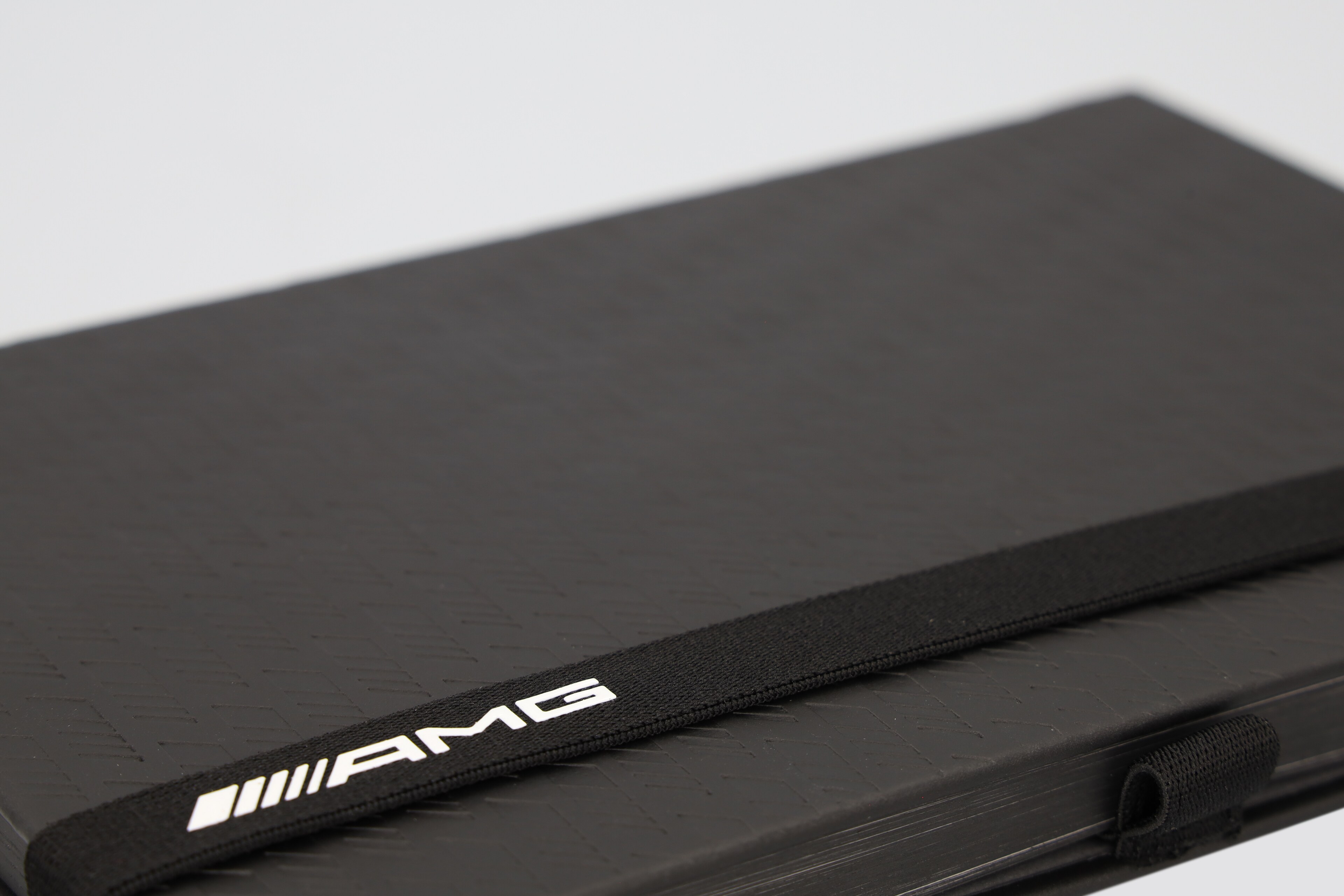 Mercedes-Benz - AMG Lanybook, Apfelleder